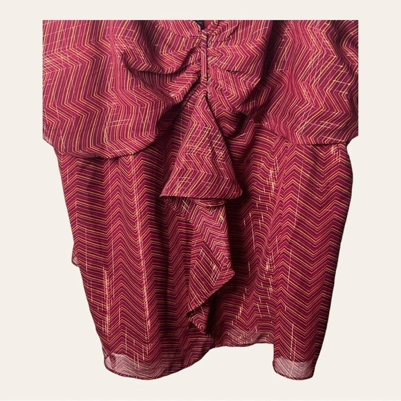 0771. LANE BRYANT ADJUSTABLE STRAP TOP SIZE 26 CHEVRON PATTERN MAROON AND‎ GOLD - Picture 4 of 10